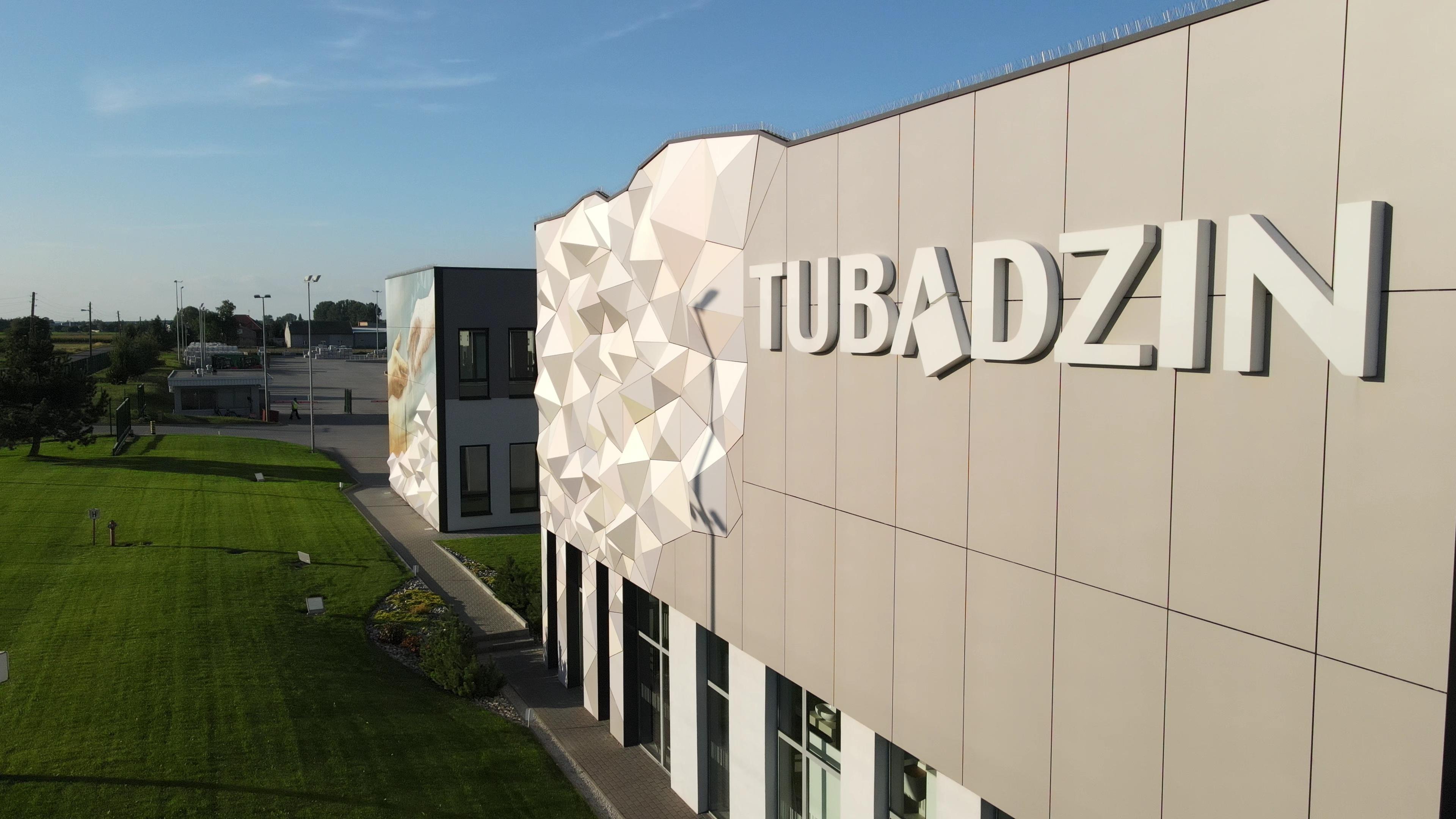 Grupa Tubądzin potwierdza najwyższe standardy środowiskowe. Oficjalne przekazanie certyfikatu ISO 14001 dla trzech zakładów produkcyjnych