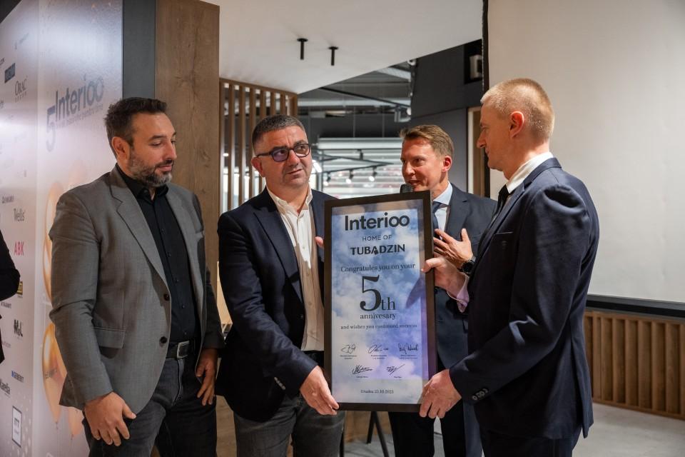 Partnership, cooperation, and mutual development. The Tubądzin Group celebrates together with the Interioo showroom